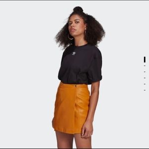 Adidas black oversized tshirt